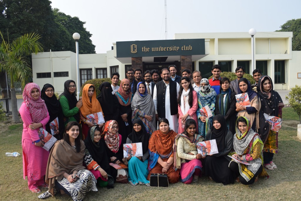 1 Group Photo: Students of M. Sc. Social Work Program with Ms. Bushra Naheed Incharge Social Work Department and Mr. Arshad Abbasi (Lecturer) along with the facilitator Mr. Sufyan Sultan during 3-days training on “Introduction to NGOs” for the student of University of the Punjab